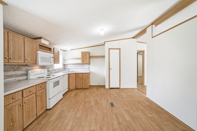 Photo - 33205 Wedgewood Dr