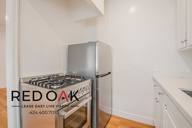 Photo - 1818 Whitley Ave Unit 204