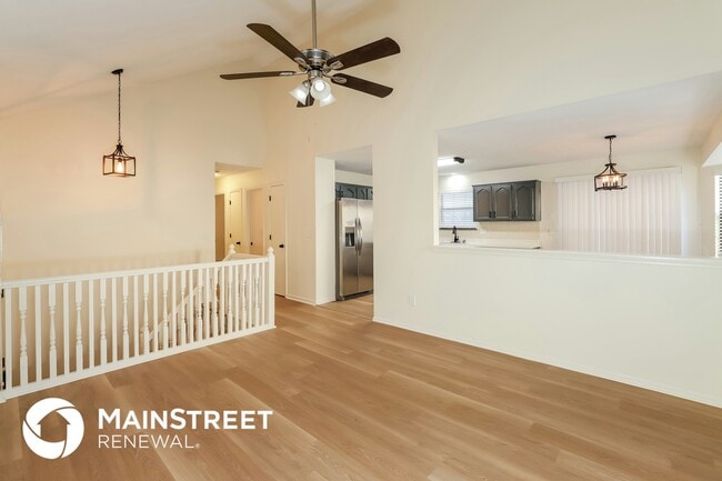 Photo - 404 SE Bristol Dr