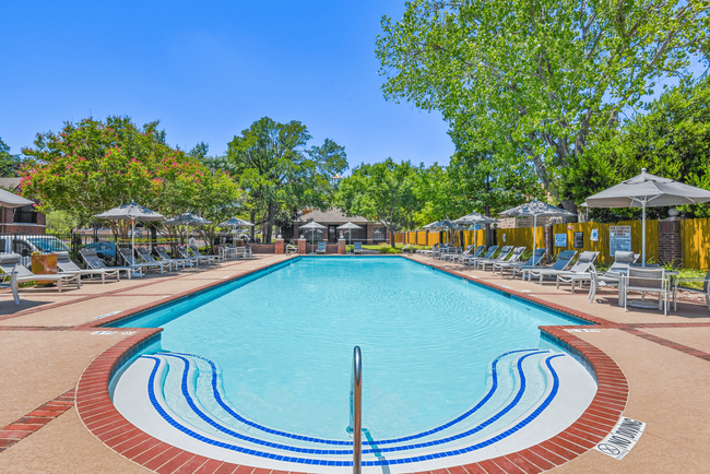 Photo - The Estate on Quarry Lake Apartment Homes