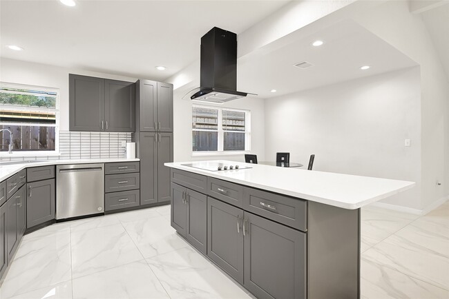 Photo - 22406 Fincastle Dr