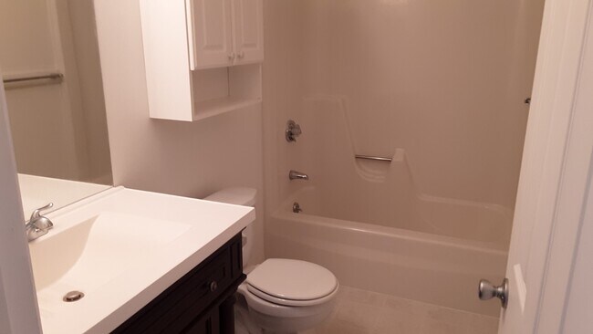 Bathroom - 20 Old Boorne Dr