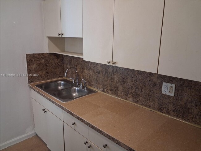 Photo - 1043 NE 114th St