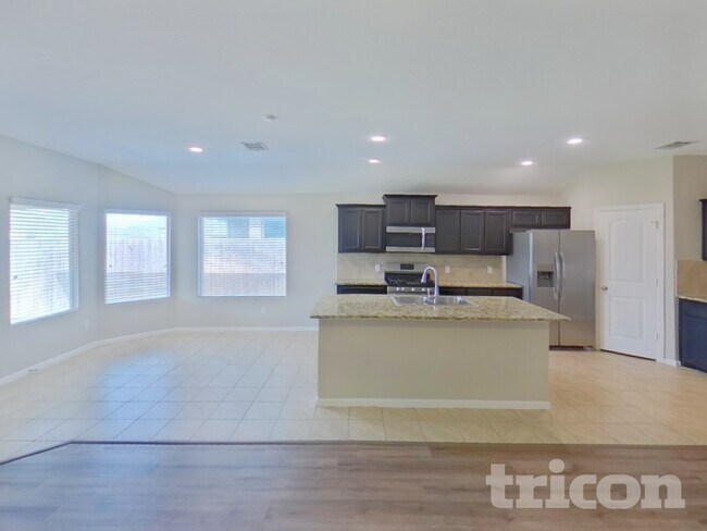 Photo - 752 Rutherford Dr