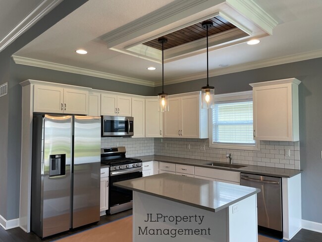 Photo - 15332 Jessica St