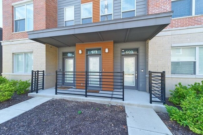 Photo - Sweet 2 Bed 2 Full Bath Downtown Indy Condo with Balcony Views!
