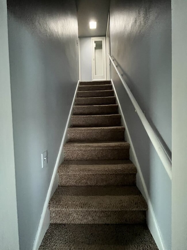 Photo - 3 Bedroom Single Family Home for Rent in Mattydale, NY