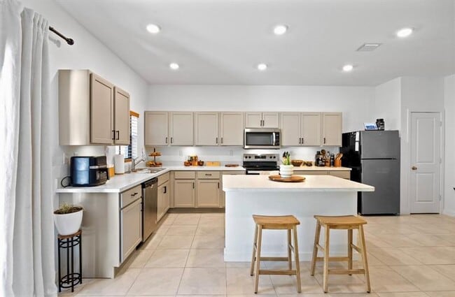 Photo - 369 NW 8th Ct