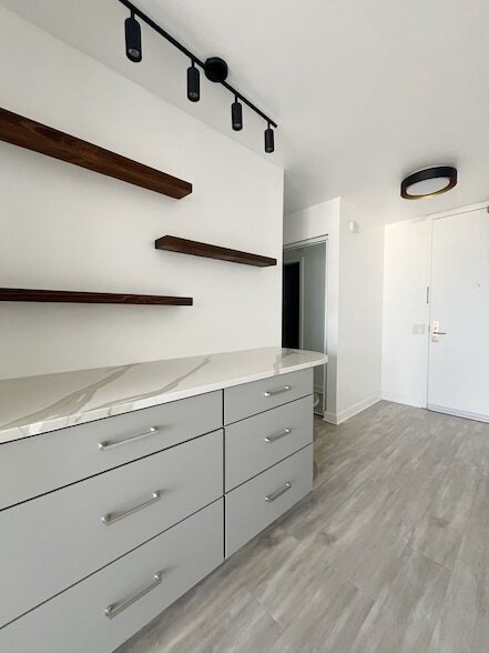 Photo - 4343 N Clarendon Ave Unit 2418