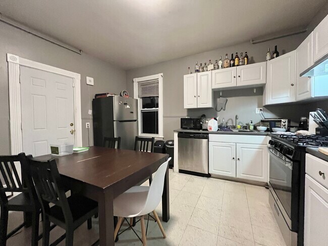 Photo - 168 Hillside St Unidad 2