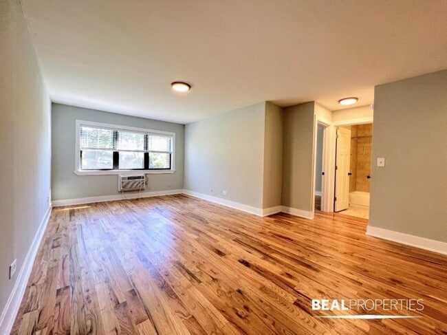 Building Photo - 1 bedroom in HIGHLAND PARK IL 60035 Unit 106