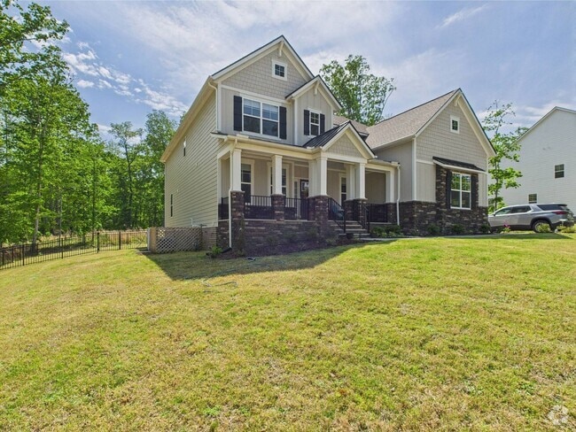 Building Photo - Stunning 5 Bedroom 4.5 Bathroom Located in... Rental