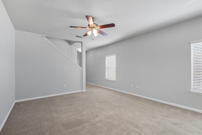 Photo - Large 4 bed, 2.5 bath Home in Meadows of K...