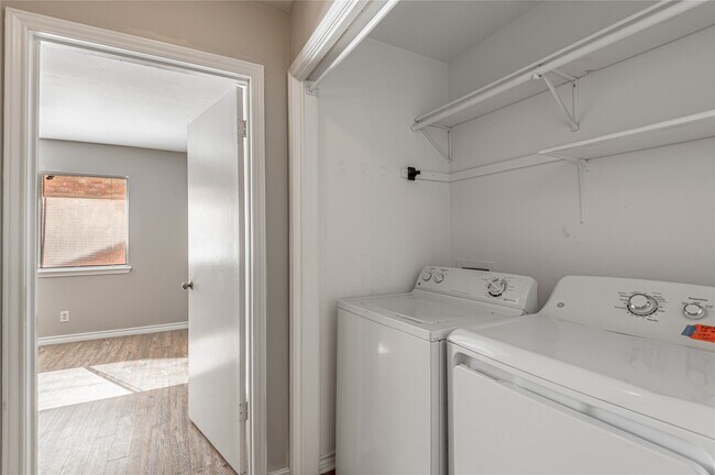 Photo - 2404 Sycamore Ave Unit A-4