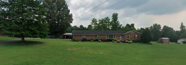Photo - 1025 Eastview Dr House