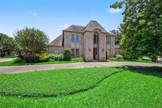 Building Photo - 507 Commodore Way