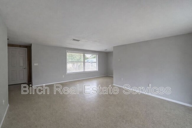 Photo - 3319 Williamsburg Loop