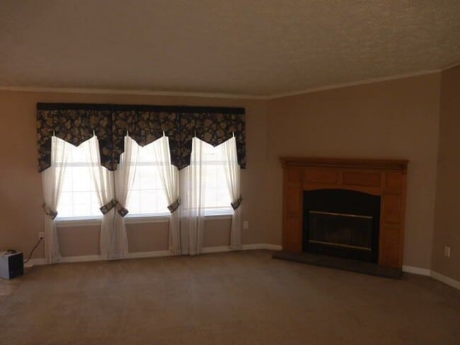 Photo - 825 Allen Rd