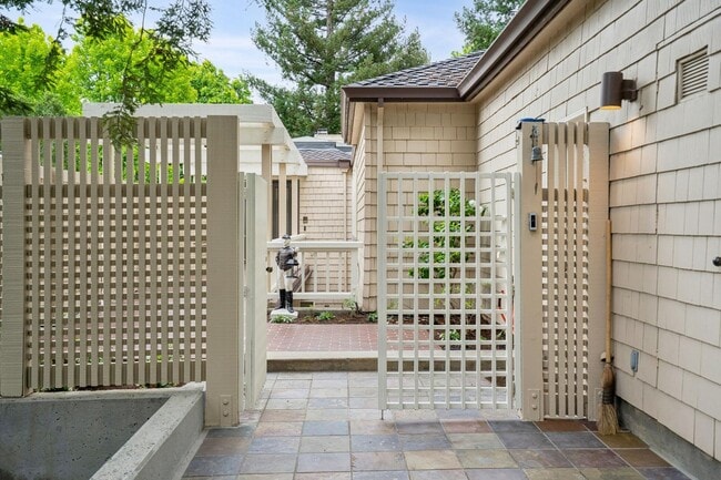 Photo - Elegant Los Altos Townhouse Near Redwood Grove & Shoup Park
