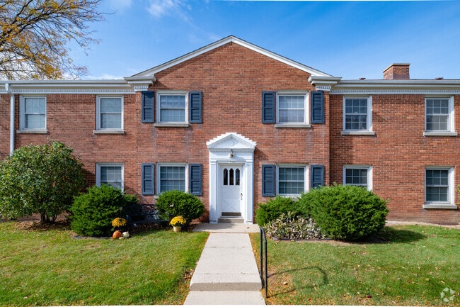 Building Photo - Longfellow Gardens Apartment Homes