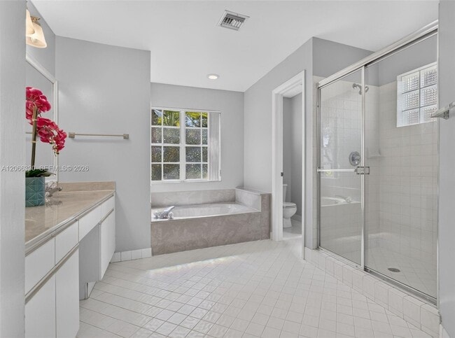 Photo - 1520 Seabay Rd