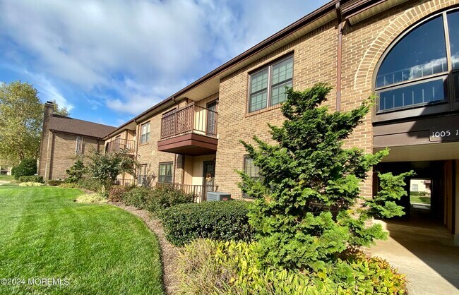 Photo - 1015 Wellington Pl