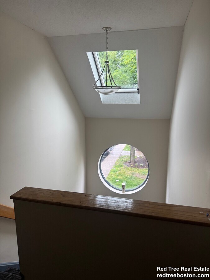 Photo - 146 N Beacon St Unidad B1