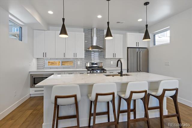 Photo - 2929 Lawrence St