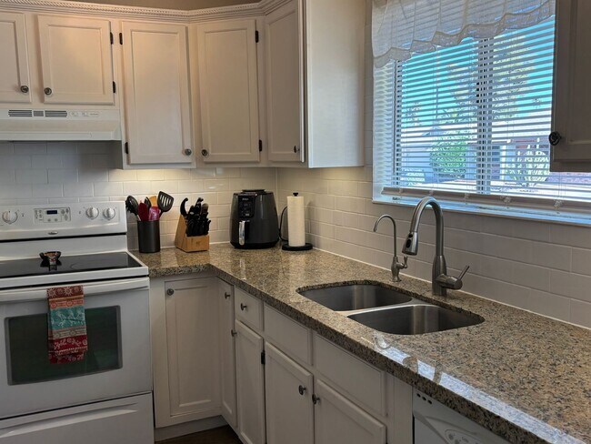 Photo - Fantastic Summer Getaway, Short Term Furnished In 45+ Active Adult Resort Community Available Sta...