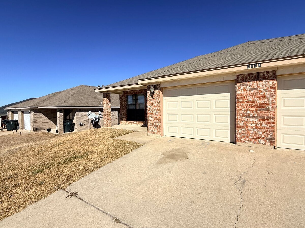 Photo - COMING SOON! Unit 3001 Dannen Court - A