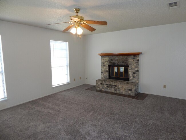 Photo - 1613 Bobby Lee Dr