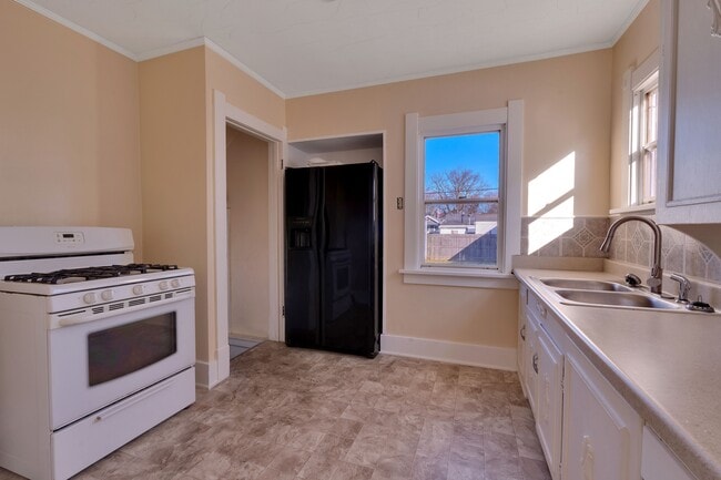 Photo - 1716 Mansfield Rd