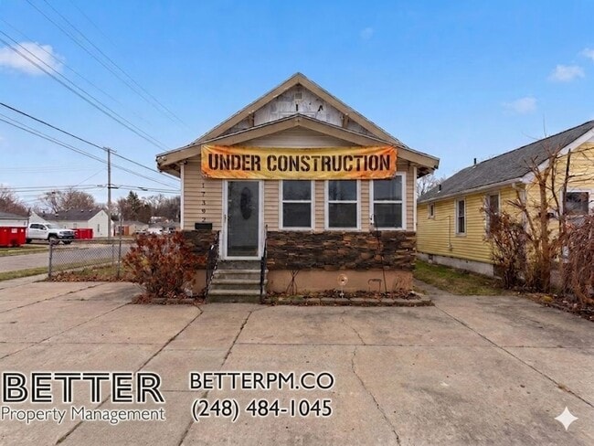 Building Photo - Total Transformation - Your Modern Roseville Home Awaits