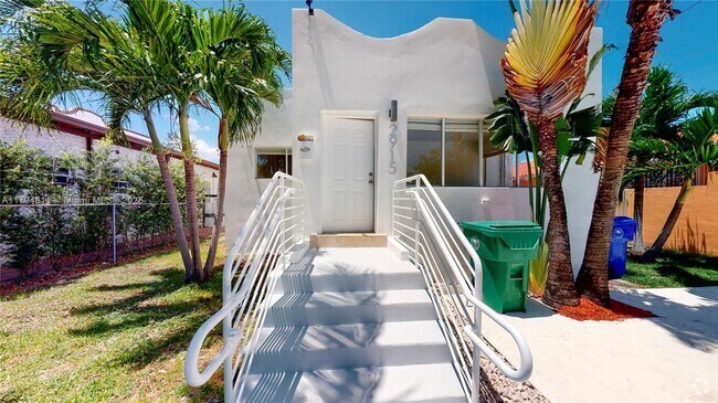 Building Photo - 2915 SW 24th St Unit 2915 Rental