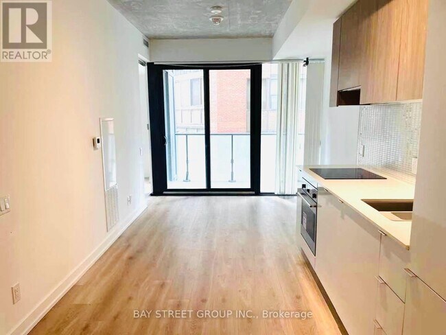 Photo - 161 Roehampton Ave Unit 320