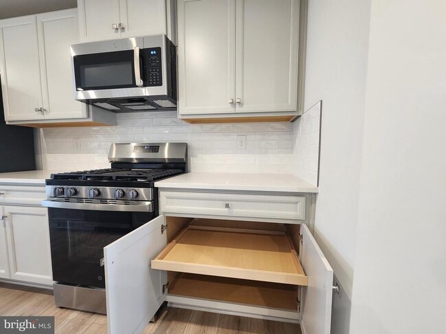 Photo - 377 Waterside Sq