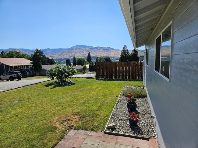 Photo - Now renting 3 bedroom, 2 bathroom House