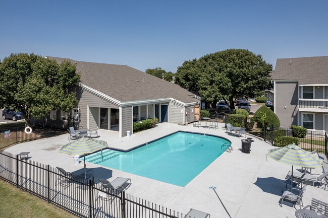 Woodland HIlls Apartments