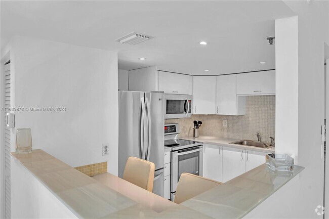 Building Photo - 1775 Washington Ave Unit #9B Rental