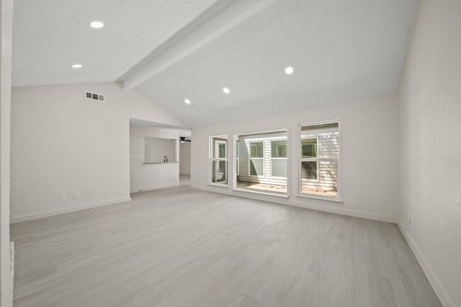 Building Photo - 13414 Ravensway Dr