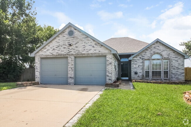 Building Photo - 706 Valleycreek Rd Rental