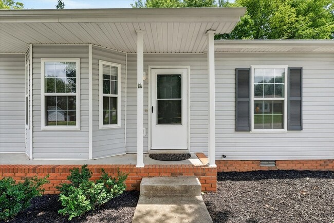 Photo - Pet Friendly Three Bedroom!