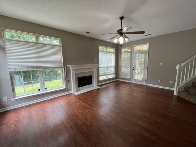 Photo - Renovated 4 Bedroom 2.5 Bath Home for Rent!