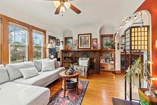 Sala de estar - 2567 N 60th St Unidad Upper