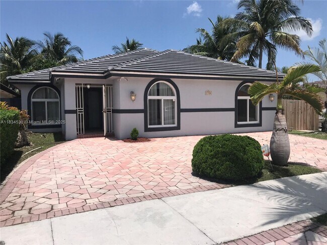 Photo - 4908 SW 143rd Ave House