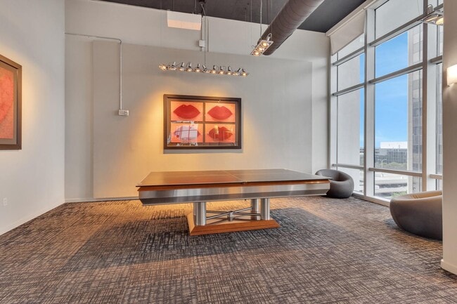 Photo - 150 E Robinson St