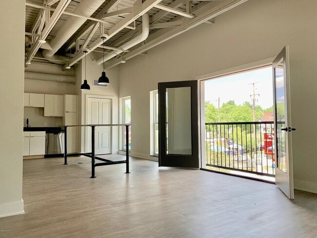 Building Photo - 708 Wealthy St SE Unit Apartment H