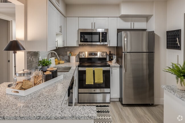 Interior Photo - Lake Lucerne Towers