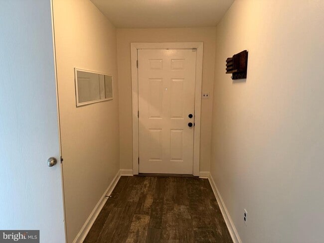 Building Photo - 5404 Doral Dr