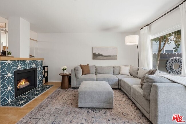 Photo - 2112 Warfield Ave Unidad 9